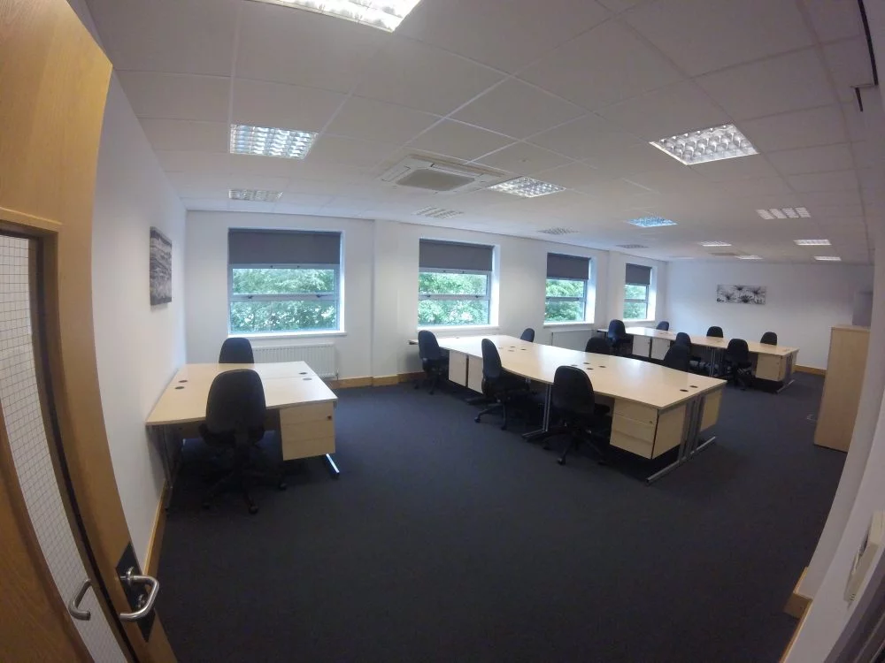 14-15 Person Office To Let